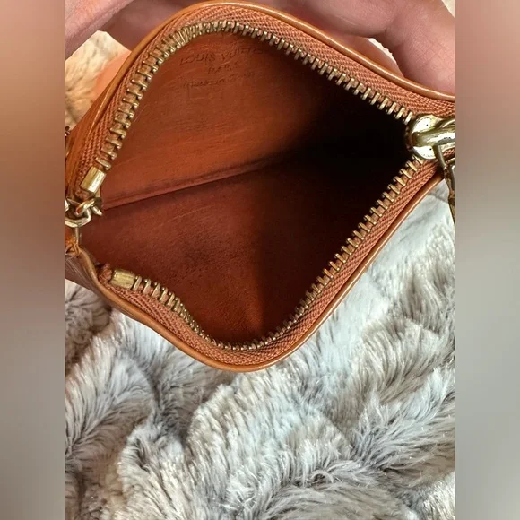 Louis Vuitton Cognac Pochette Cles/coin wallet epi